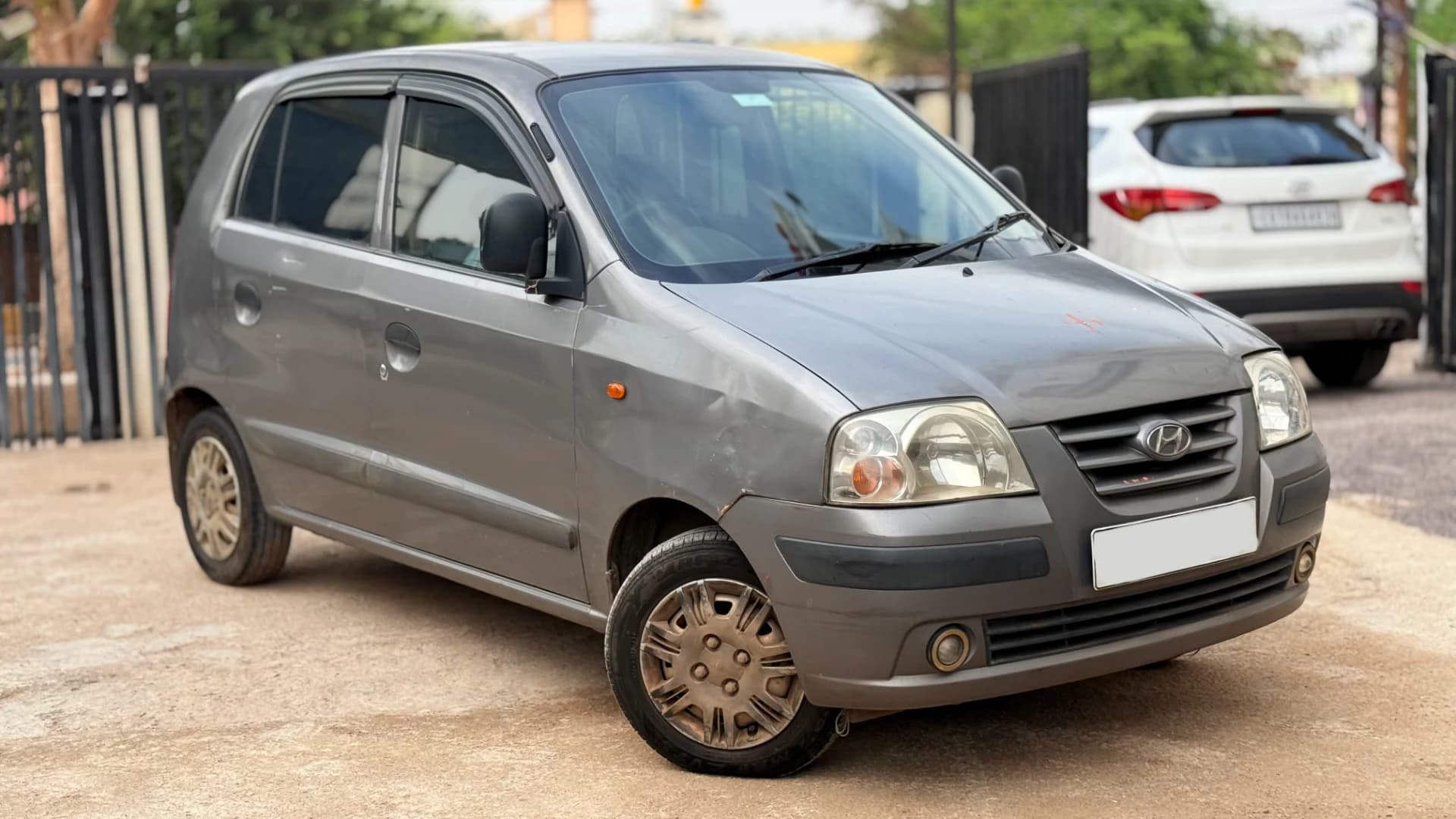 Hyundai Santro photograph